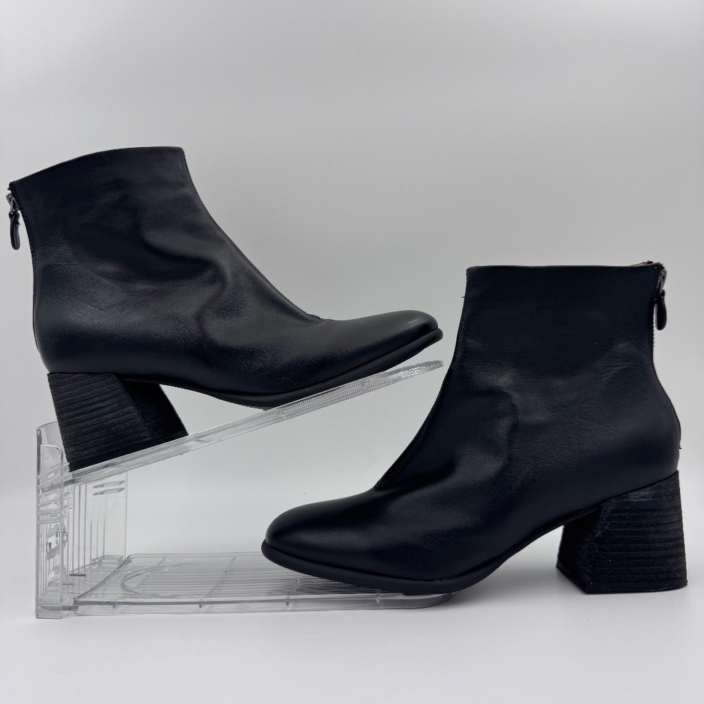 Gentle Souls Kenneth Cole Women's Black Leather‎ Sandryn Ankle Booties - Size 9